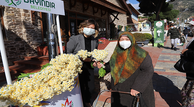 Bayındır çiçekçiliğin her alanında iddialı