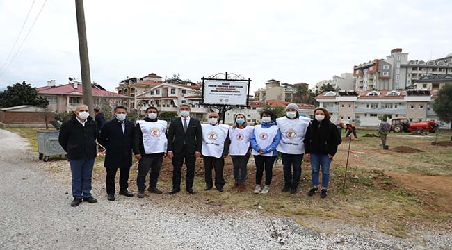 SAĞLIKÇILAR ANISINA FİDAN DİKİLDİ