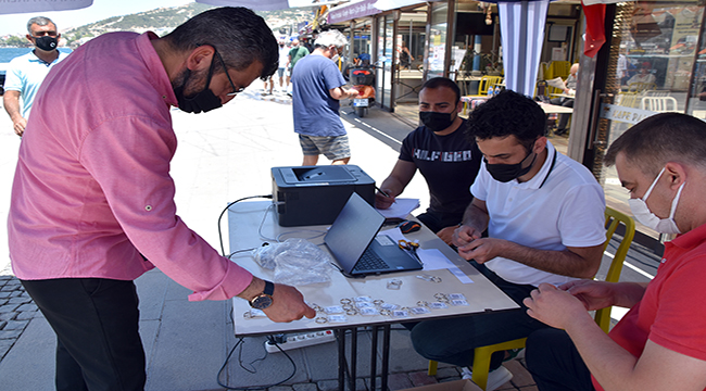 Foça Belediyesi'nden HES kodlu anahtarlık hediyesi…