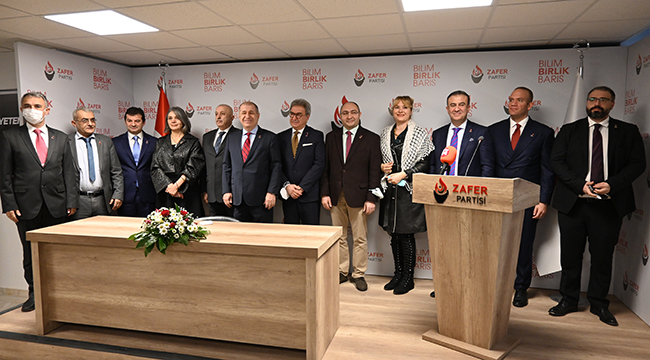 Siyaset ve Akademi Dünyasının Tanınmış İsimleri Zafer Partisi'ne Katıldı