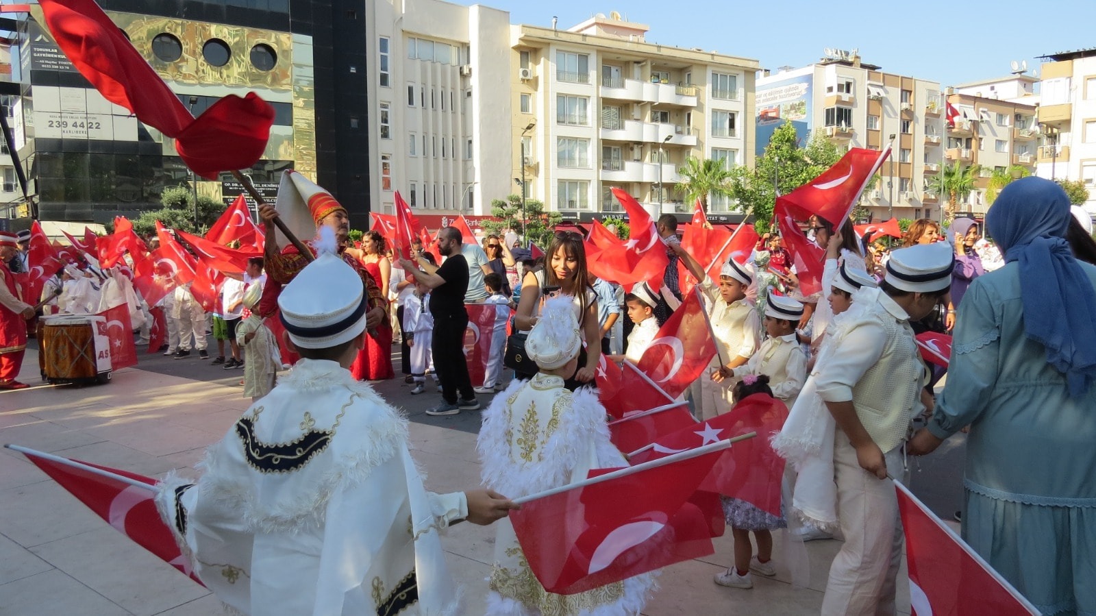 AK Parti Narlıdere İlçe Teşkilatı'ndan ikinci sünnet şöleni