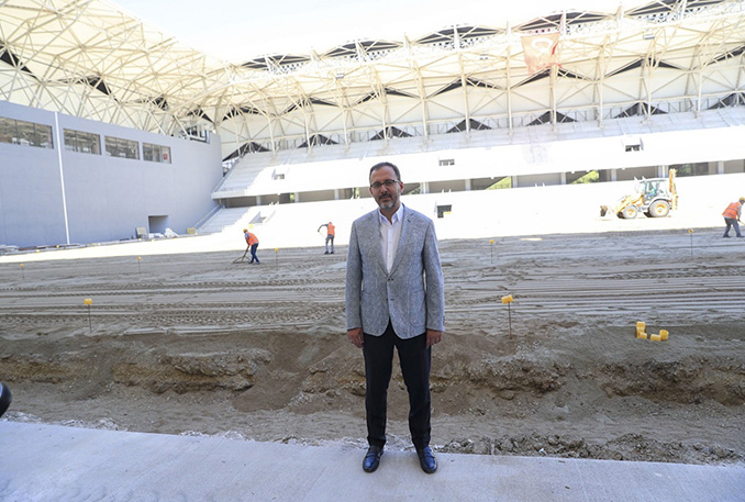 Bakan Kasapoğlu’ndan İzmir Alsancak Mustafa Denizli Stadı paylaşımı