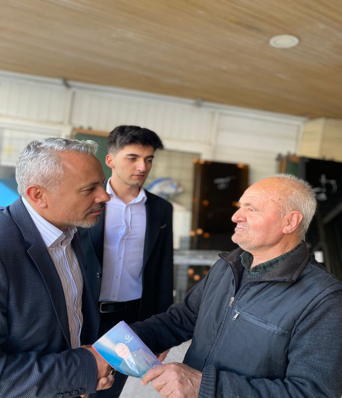 Genç Aday dopdolu geliyor