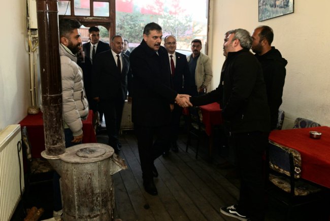 Vali Çiftçi esnaf turunda