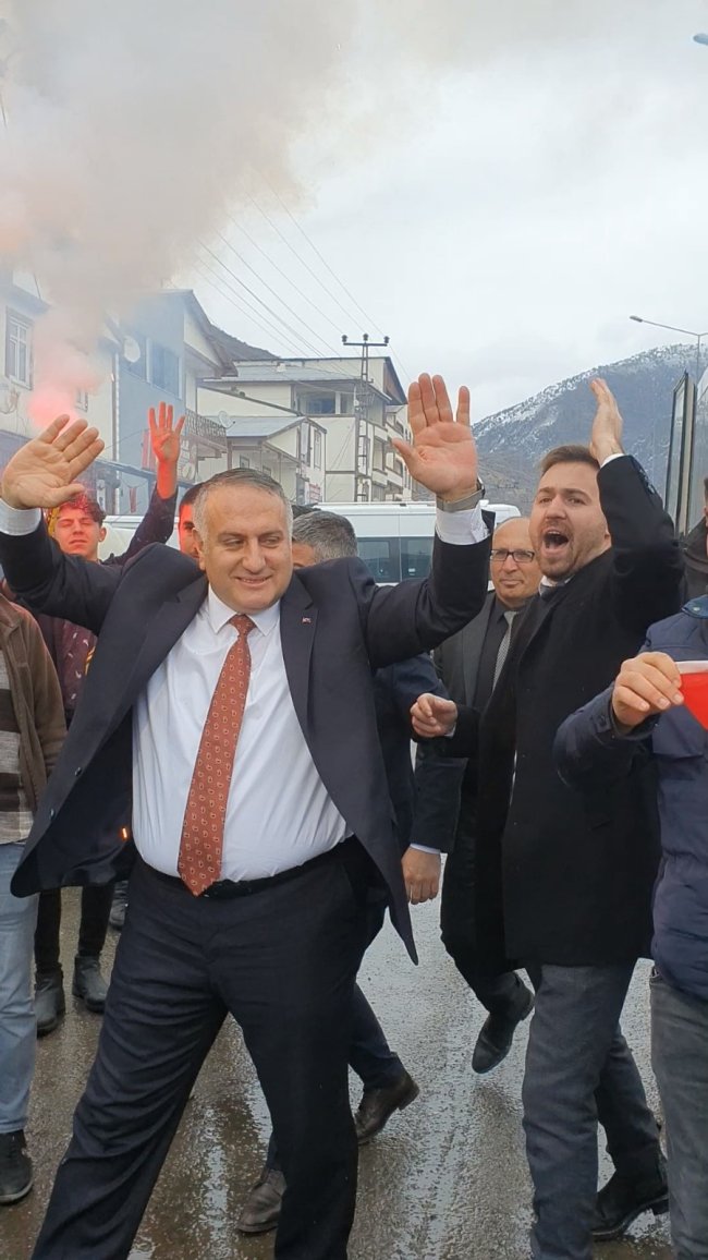 Başkan Bedir'e Miting gibi karşılama