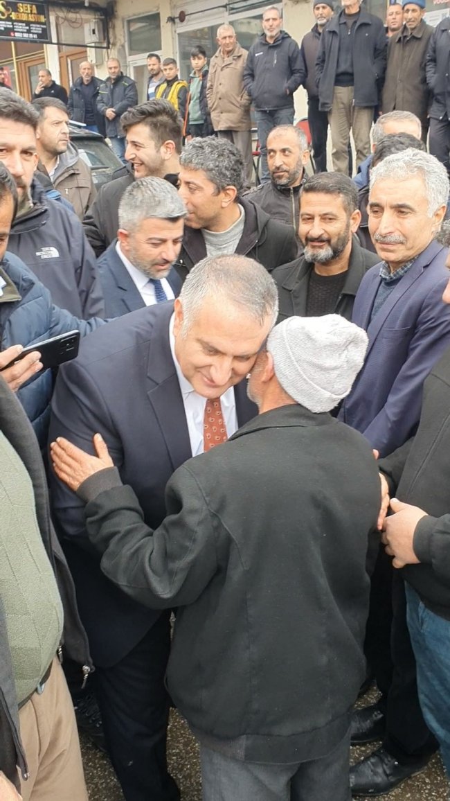 Başkan Bedir'e Miting gibi karşılama