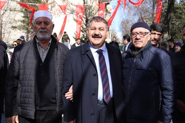 Sunar’a sevgi ve destek gösterisi