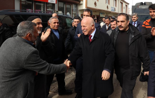 BAŞKAN SEKMEN İLÇELERİ KARIŞ KARIŞ GEZİYOR