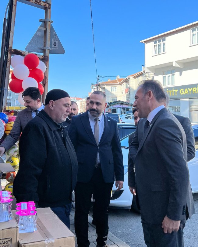 İYİ PARTİ'Lİ KARATAŞ'TAN ESNAF ZİYARETİ