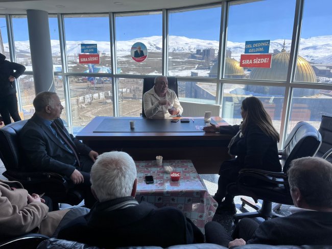 BAŞKAN ADAYI UÇAR ROTASINI ÇAT'A ÇEVİRDİ