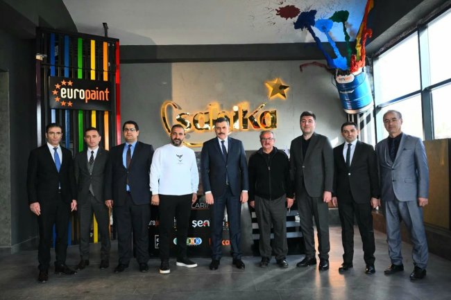 Vali Çiftçi Şahika Boya Fabrikasını ziyaret etti