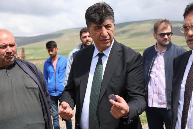 ETB BAŞKANI HAKAN ORAL: EKİMİ GERÇEKLEŞTİRDİĞİMİZ MOR PATATES , ŞEHRİMİZE VE BÖLGEMİZE HAYIRLI OLSUN