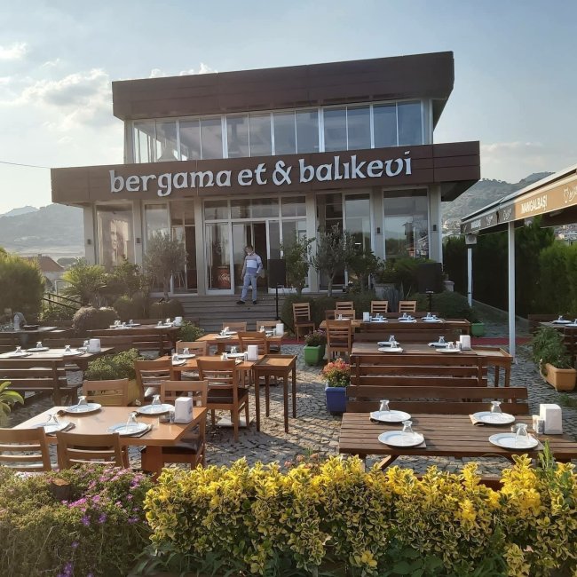 GRUP URFA SIRA GECESİ EKİBİ BERGAMA'DAYDI