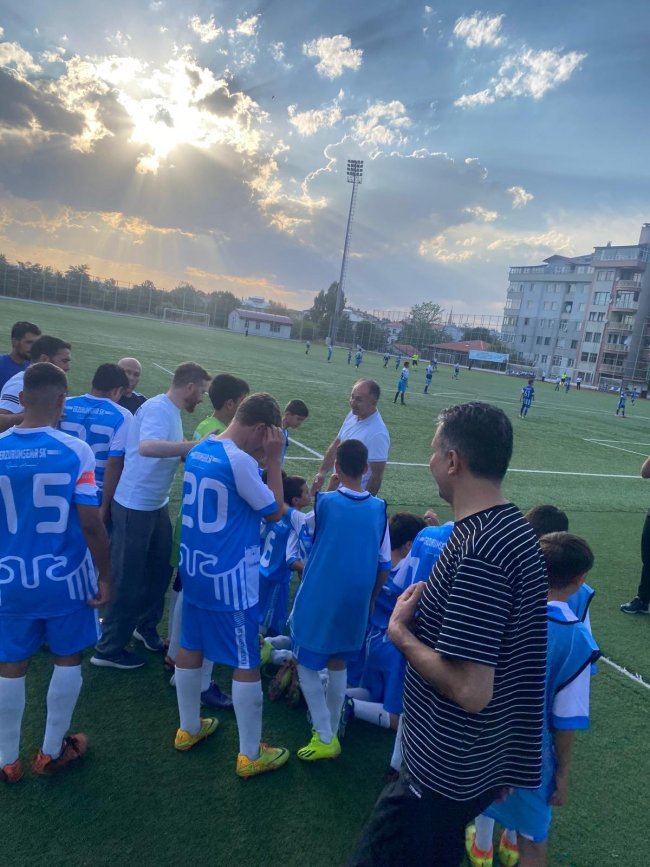 Erzurumspor FK Başkanı Ahmet Dal'dan Erzurum Şehir SK U14 Takımına moral ziyareti