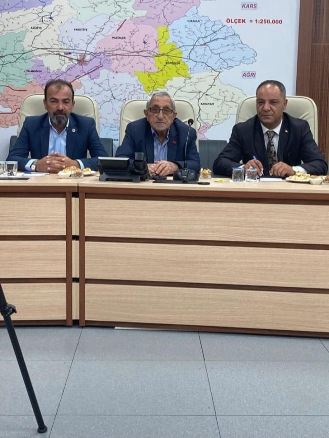 Ilıca Mahallesi Muhtarı Özkan Sekmen çalışmalarıyla takdir topluyor