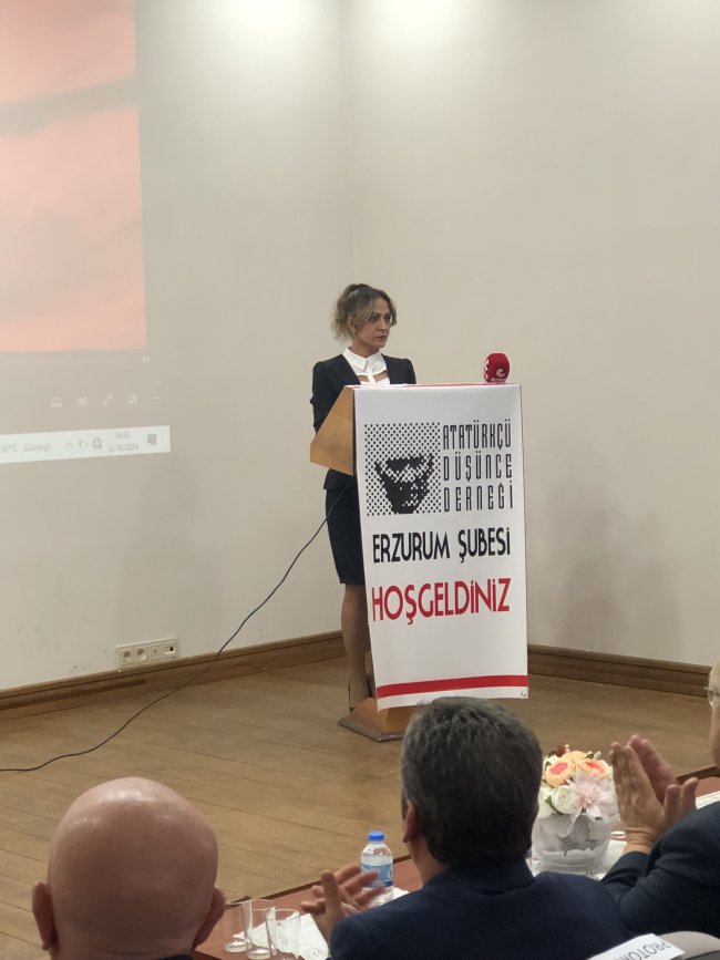 Atatürk Düşünce Derneği Tarihi Kongre Binasında Konferans Düzenledi