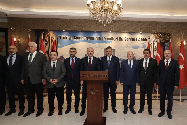 Efkan Ala, Erzurum'da gerçekleştirdiği ziyaretlerle yoğun bir gün geçirdi