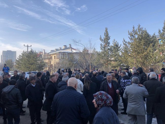 İYİ Parti'ye farklı partilerden 100'e yakın kişi katıldı