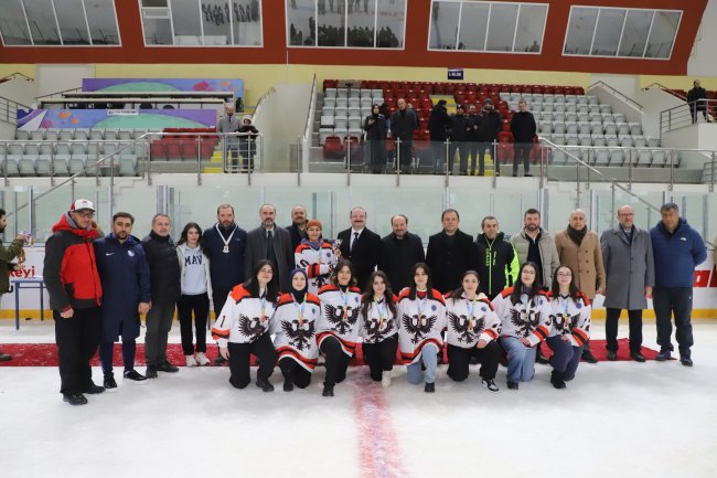 Atatürk Üniversitesi Buz Hokeyinde Zirvede