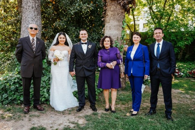 Aşkın ve Mutluluğun İzmir'deki Buluşması : Vuslat Aktaran ve Can Akçay Dünyaevine Girdi