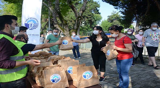 Tuzla Belediyesi  sınav sabahı da öğrenci ve velilerin yanında oldu