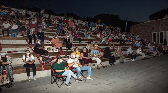 Mesafeli sinemaya yoğun ilgi