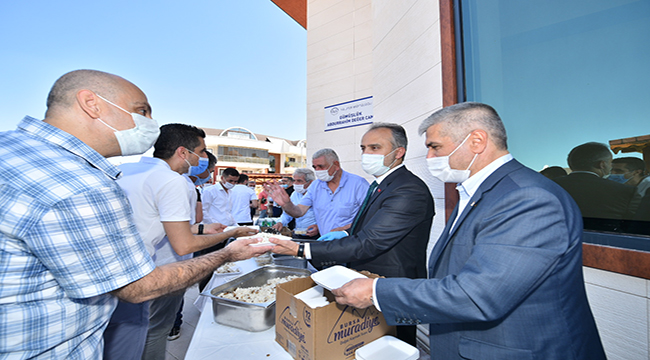 Başkan Aktaş vatandaşlarla bayramlaştı