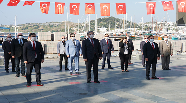 BELEDİYE MEYDANINDA 23 NİSAN TÖRENİ