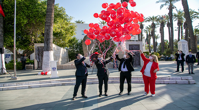 BELEDİYE MEYDANINDA 23 NİSAN TÖRENİ