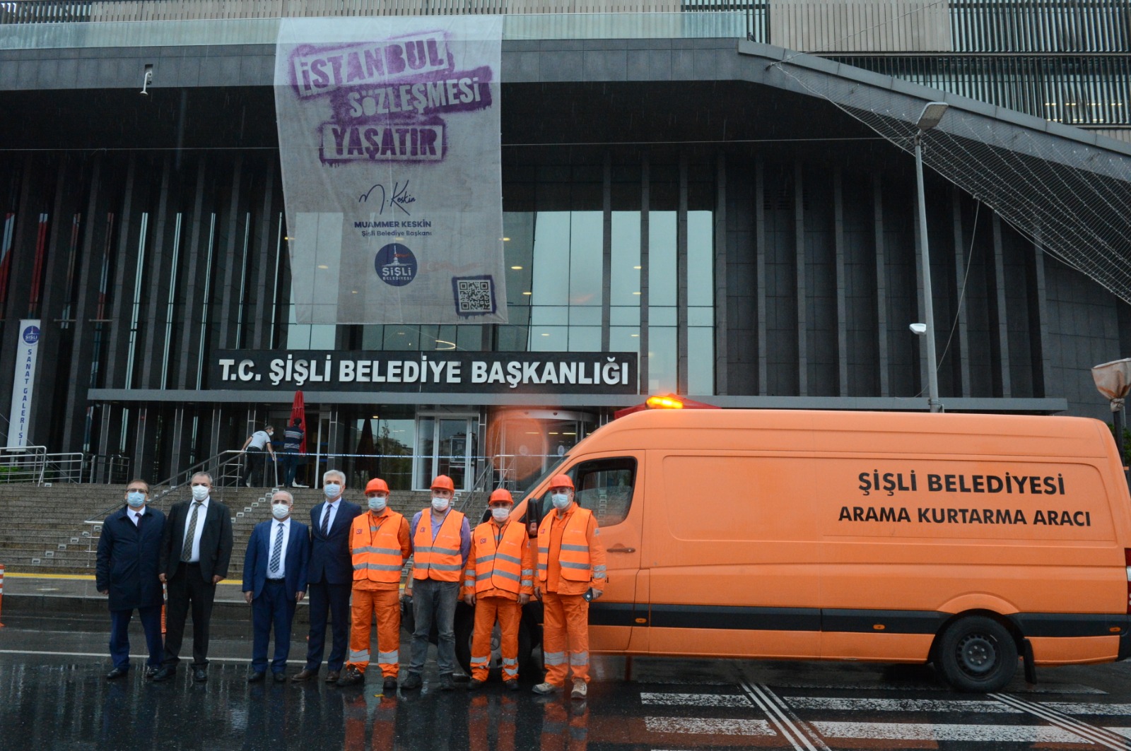 BELEDİYELER DEPREM SONRASI HAREKETE GEÇTİ