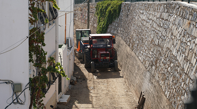 SOKAK VE CADDELERDE ÇALIŞMALAR ARALIKSIZ DEVAM EDİYOR
