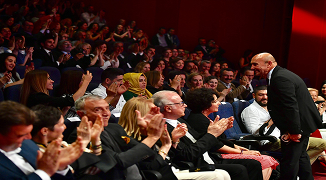 “En İyi Yerel Yönetici” ödülü Başkan Tunç Soyer’in