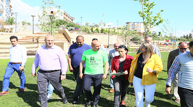 Başkan Soyer, Macera Park'ı gezdi, spor tırmanışı yaparak zipline'a bindi