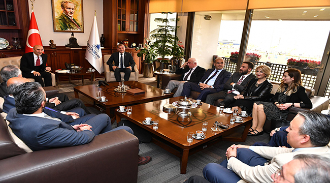 İYİ Parti İzmir İl Başkanı Hüsmen Kırkpınar, Başkan Soyer’i ziyaret etti