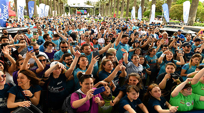 Binlerce İzmirli "koşamayanlar için" koştu