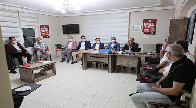 AK Parti İzmir İl Başkanı Kerem Ali Sürekli;  "Ayırmıyor, kayırmıyor, ötekileştirmiyoruz!"