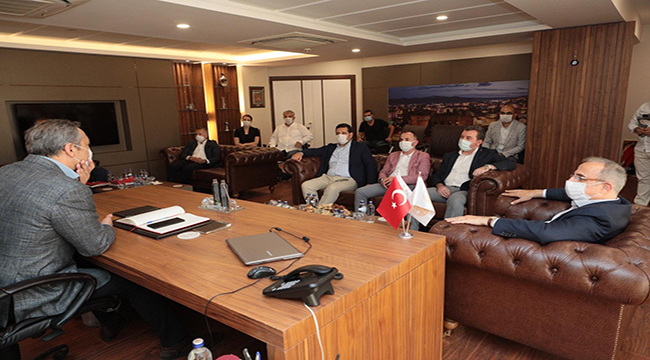 AK Parti İzmir İl Başkanı Kerem Ali Sürekli;  "Ayırmıyor, kayırmıyor, ötekileştirmiyoruz!"