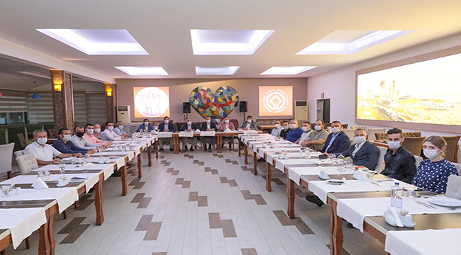 AK Parti İzmir İl Başkanı Kerem Ali Sürekli;  "Ayırmıyor, kayırmıyor, ötekileştirmiyoruz!"