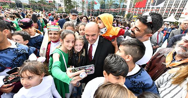 23 Nisan İzmir'de coşkuyla kutlanıyor