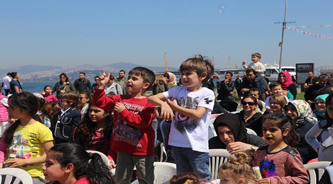Adalı Çocuklar 23 Nisan Çocuk Şenliğine akın etti
