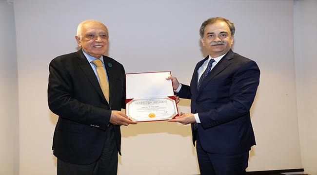 Mimar Dr. Mehmet Sinan Genim fotoğraf arşivini İBB Atatürk Kitaplığı&#039;na bağışladı