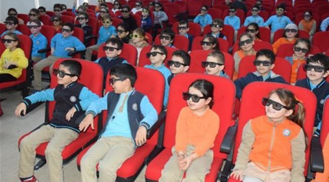 Sarıyer&#039;de 12 Bin Çocuğun 3 D Sinema keyfi