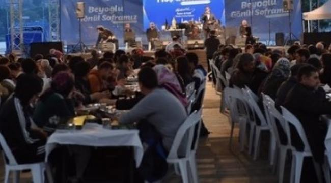 Başkan Yıldız Hasköy Sahil&#039;de Vatandaşlarla İftar Yaptı