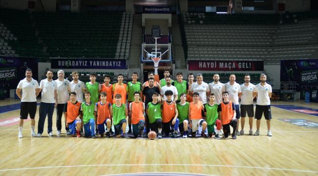 Basketbol seçmelerine yoğun katılım
