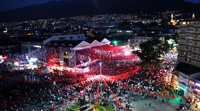 Bursa darbeye karşı tek yürek