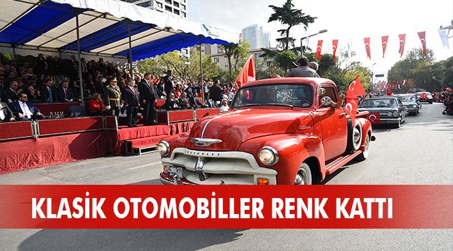 KADIKÖY’DE KLASİK OTOMOBİLLİ RESMİ GEÇİT TÖRENİ