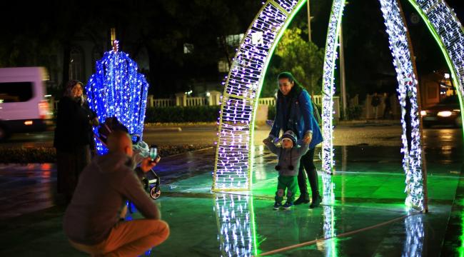 Cumhuriyet Meydanı yeni yılı canlı müzik ve hava fişeklerle karşılayacak