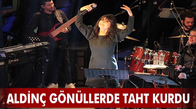 Ayşegül Aldinç: "Ajda Pekkan şarkılarıyla şarkıcı olmaya karar verdim"