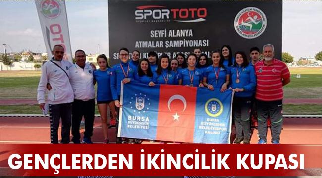 Gençlerden ikincilik kupası