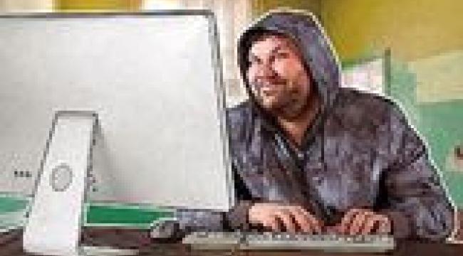 Sevgili bulma ümidiyle dolandırıcılarla eşleşmeyin!